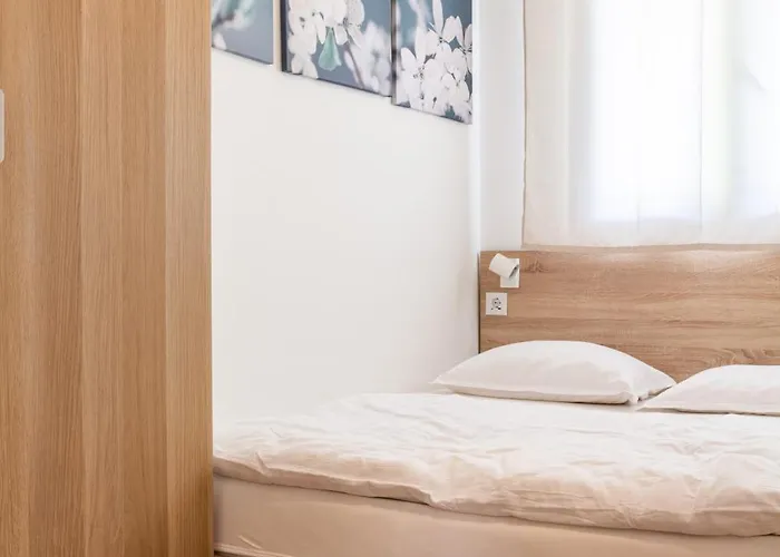 Point Apartment